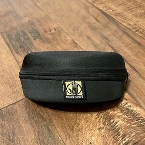 Body Glove Black Hard Shell Zip Up Sunglasses Case